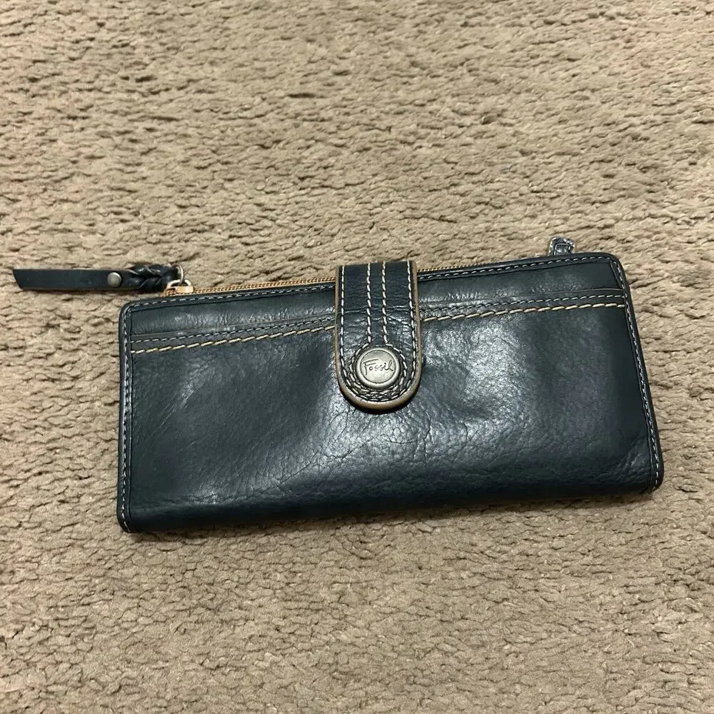 Fossil Women's Weekender Checkbook Clutch Blue Leather Bi-Fold Wallet